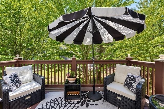 7 Gold Leaf Ln 7, Mashpee, MA 02649