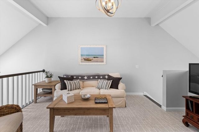 7 Gold Leaf Ln 7, Mashpee, MA 02649