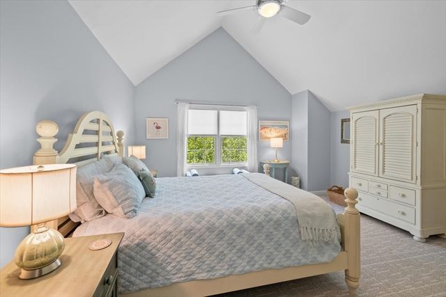 7 Gold Leaf Ln 7, Mashpee, MA 02649