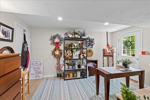 7 Gold Leaf Ln 7, Mashpee, MA 02649
