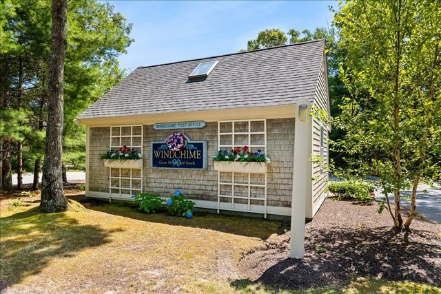 7 Gold Leaf Ln 7, Mashpee, MA 02649