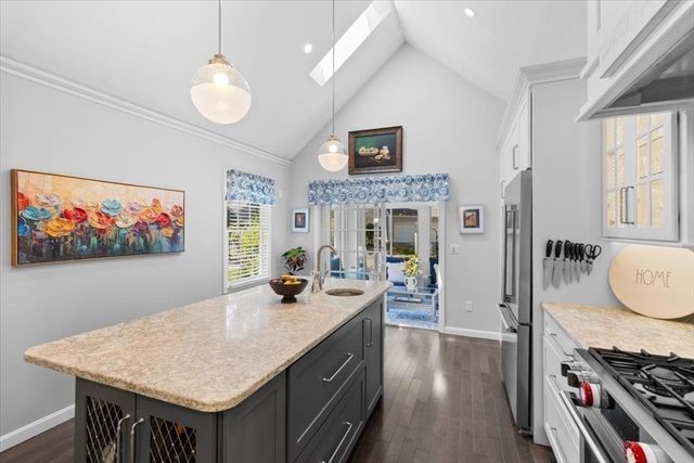 7 Gold Leaf Ln 7, Mashpee, MA 02649