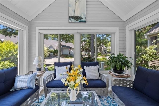 7 Gold Leaf Ln 7, Mashpee, MA 02649