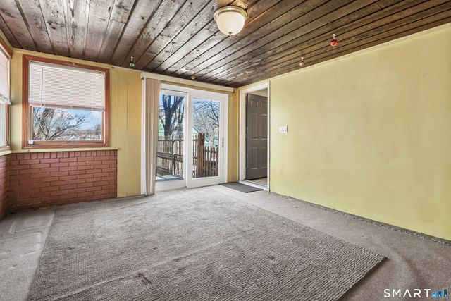 360 Vincellette Street, Bridgeport, CT 06606