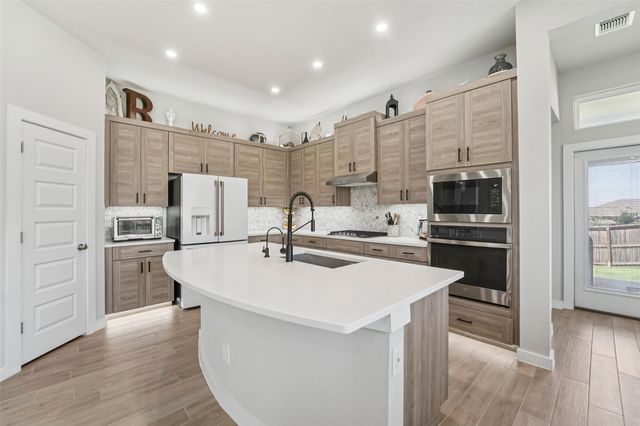 1108 Sweetspire ST, Leander, TX 78641