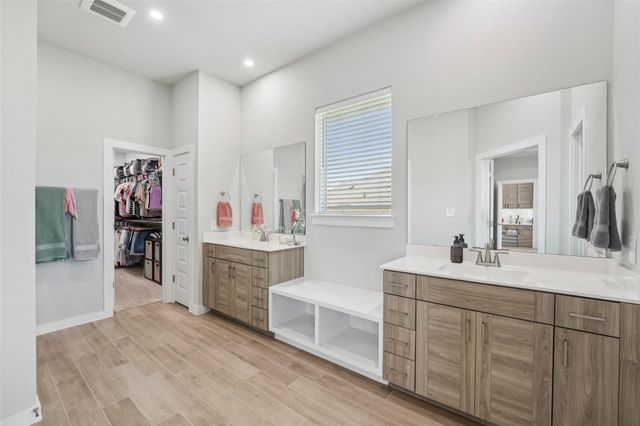 1108 Sweetspire ST, Leander, TX 78641