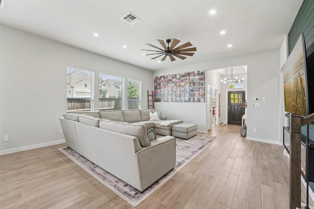 1108 Sweetspire ST, Leander, TX 78641