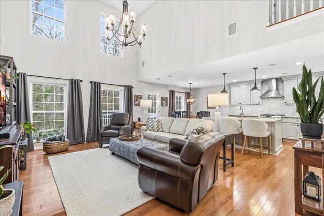 137 Ravines Way, Westerville, OH 43082