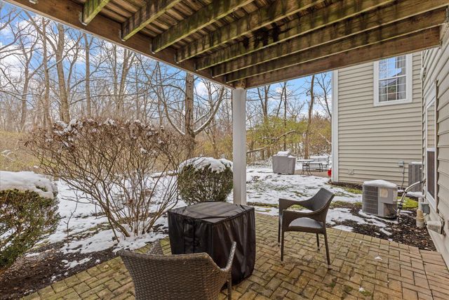 137 Ravines Way, Westerville, OH 43082