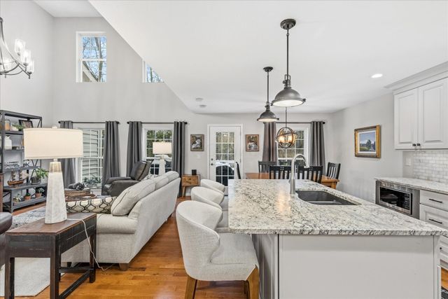 137 Ravines Way, Westerville, OH 43082