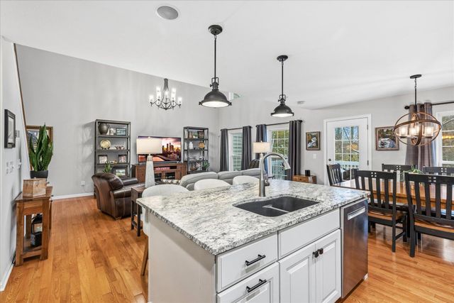 137 Ravines Way, Westerville, OH 43082