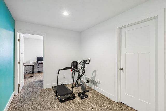 212 Aaron Avenue NW, Bondurant, IA 50035