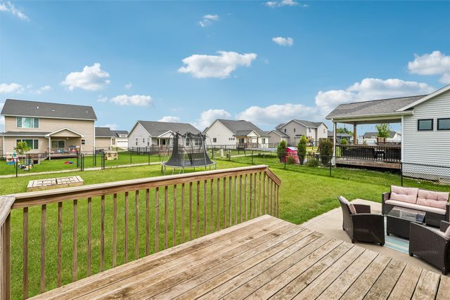 212 Aaron Avenue NW, Bondurant, IA 50035