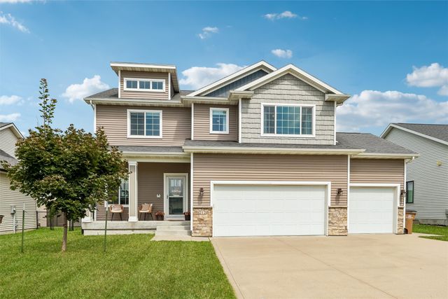 212 Aaron Avenue NW, Bondurant, IA 50035