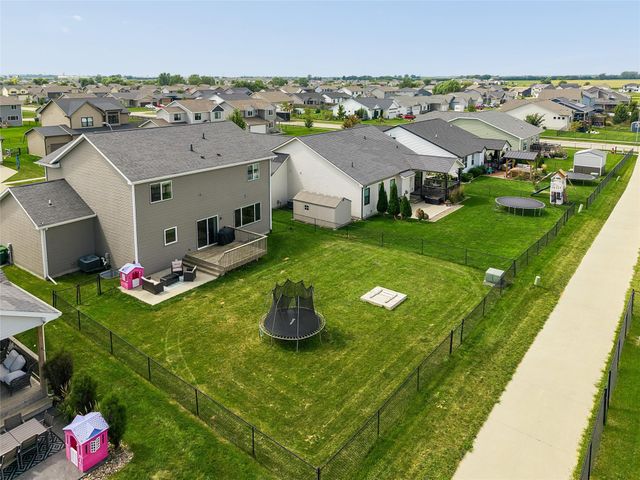 212 Aaron Avenue NW, Bondurant, IA 50035