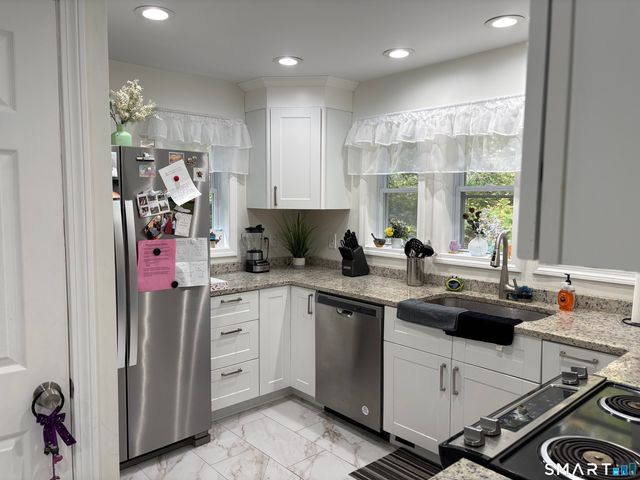 38 Laurel Trail, Glastonbury, CT 06033