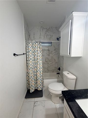 903 W Main St, Alice, TX 78332