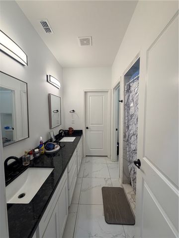 903 W Main St, Alice, TX 78332