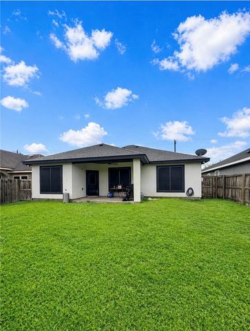 903 W Main St, Alice, TX 78332