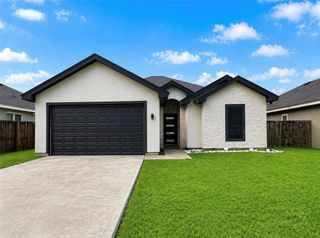 903 W Main St, Alice, TX 78332