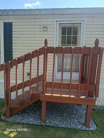 58 Holiday Cir, Chicopee, MA 01020