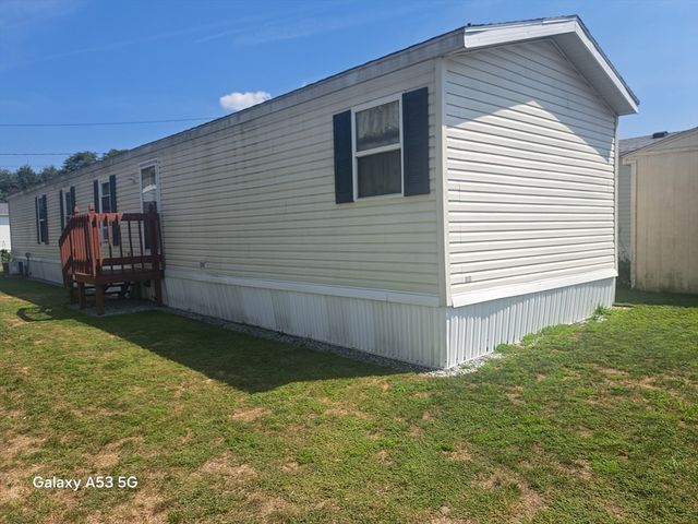 58 Holiday Cir, Chicopee, MA 01020