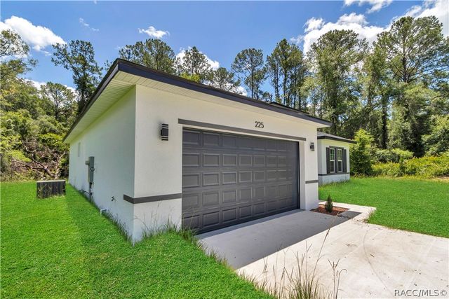 225 E Caldwell Drive, Dunnellon, FL 34434