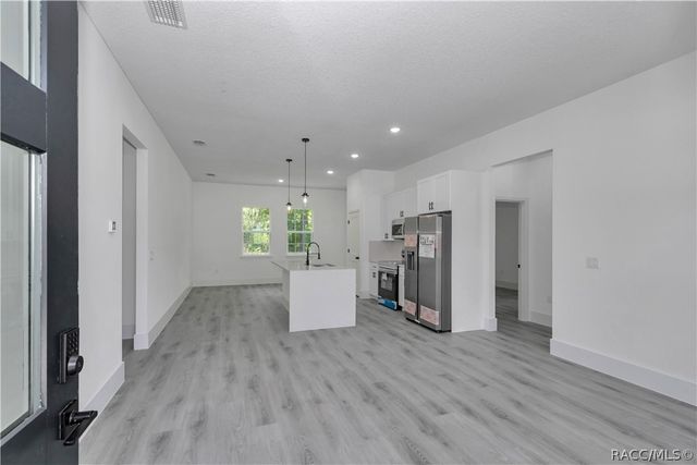 225 E Caldwell Drive, Dunnellon, FL 34434