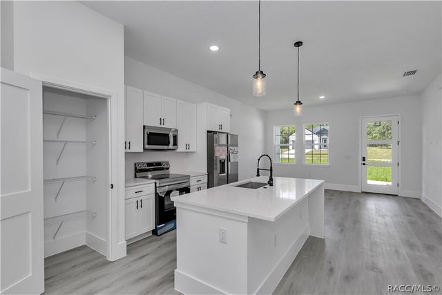 225 E Caldwell Drive, Dunnellon, FL 34434