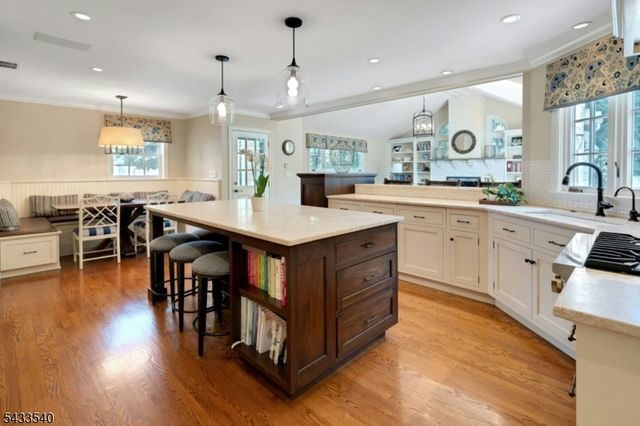 2 Colt Rd, Summit City, NJ 07901