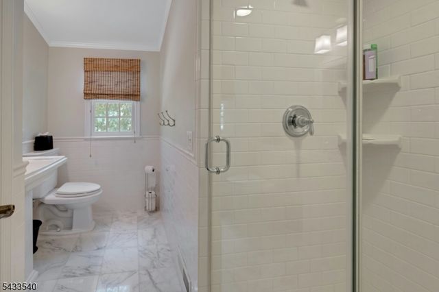 2 Colt Rd, Summit City, NJ 07901