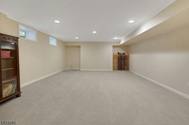 2 Colt Rd, Summit City, NJ 07901