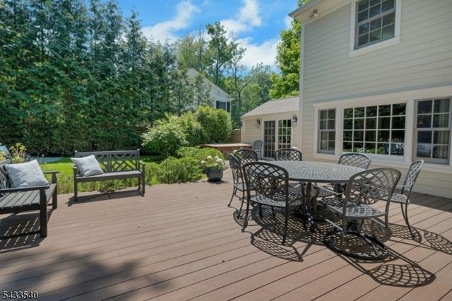 2 Colt Rd, Summit City, NJ 07901