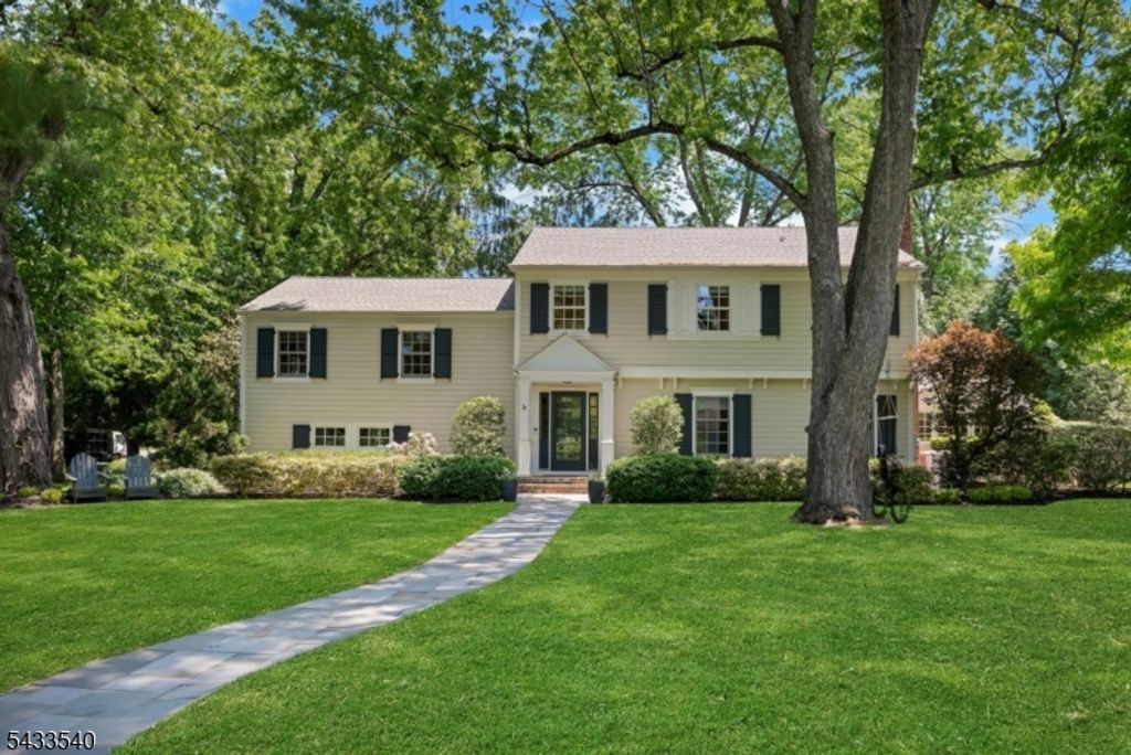 2 Colt Rd, Summit City, NJ 07901