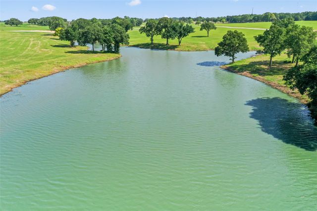 141 Woodbridge Boulevard, Bowie, TX 76230