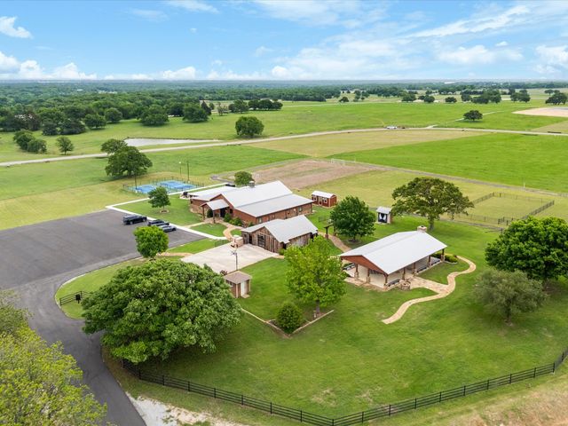 141 Woodbridge Boulevard, Bowie, TX 76230