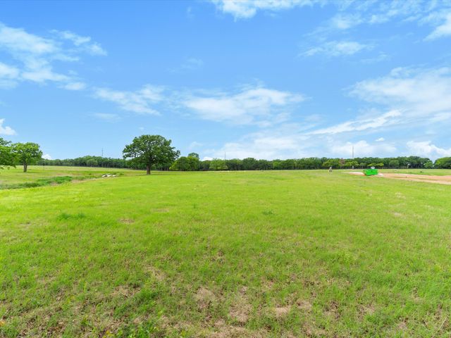141 Woodbridge Boulevard, Bowie, TX 76230
