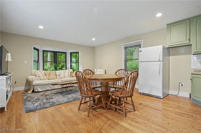 379 Nob Hill Drive, Akron, OH 44303