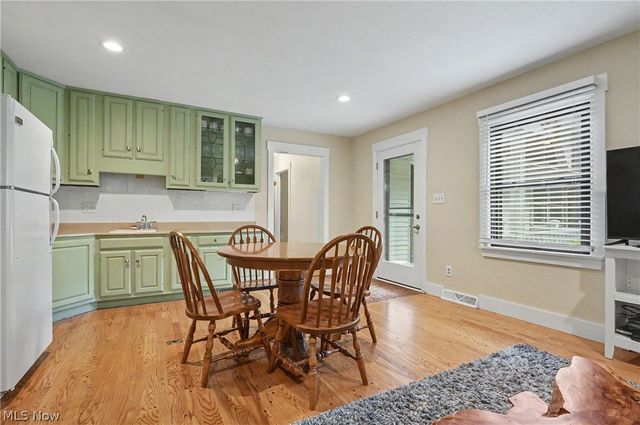 379 Nob Hill Drive, Akron, OH 44303