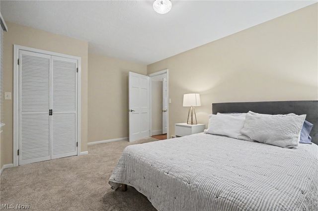 379 Nob Hill Drive, Akron, OH 44303