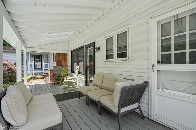 379 Nob Hill Drive, Akron, OH 44303