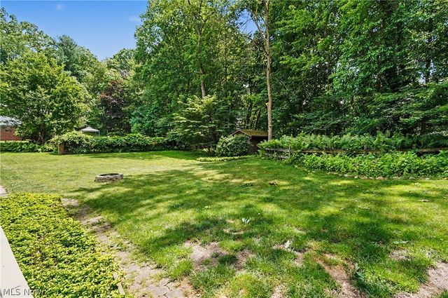 379 Nob Hill Drive, Akron, OH 44303