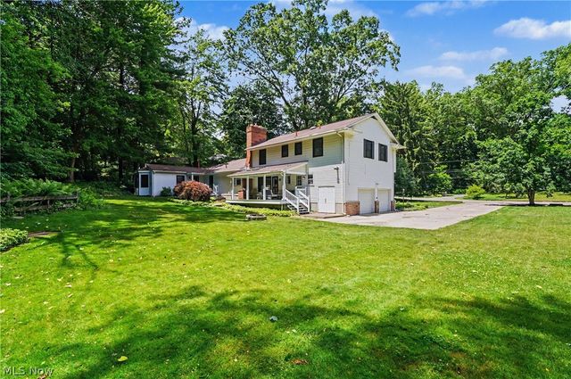 379 Nob Hill Drive, Akron, OH 44303