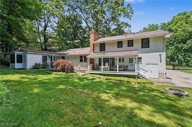 379 Nob Hill Drive, Akron, OH 44303