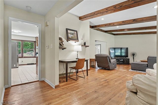 379 Nob Hill Drive, Akron, OH 44303