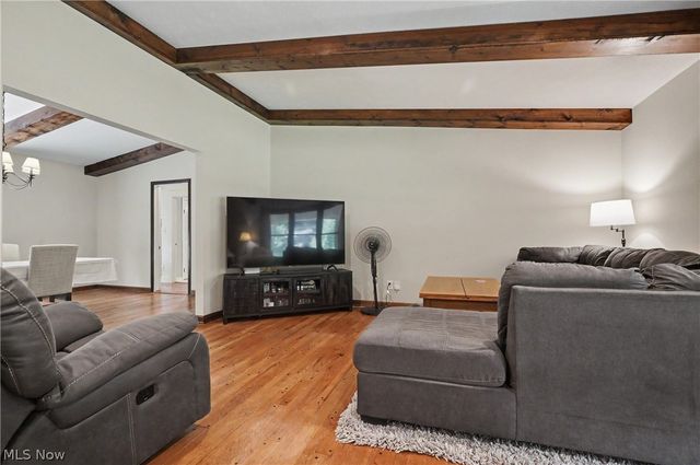 379 Nob Hill Drive, Akron, OH 44303