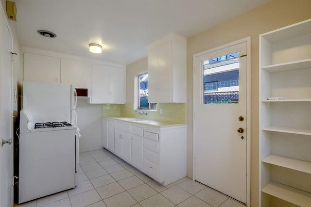 2110 Williams Street, Palo Alto, CA 94306
