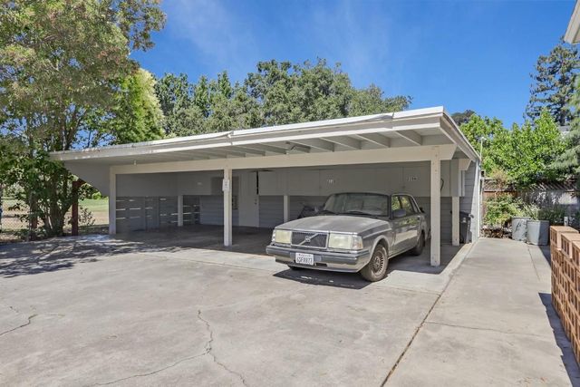 2110 Williams Street, Palo Alto, CA 94306