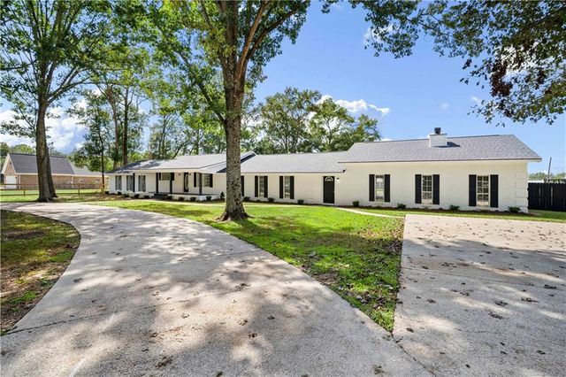 9366 Matlock Road, Irvington, AL 36544