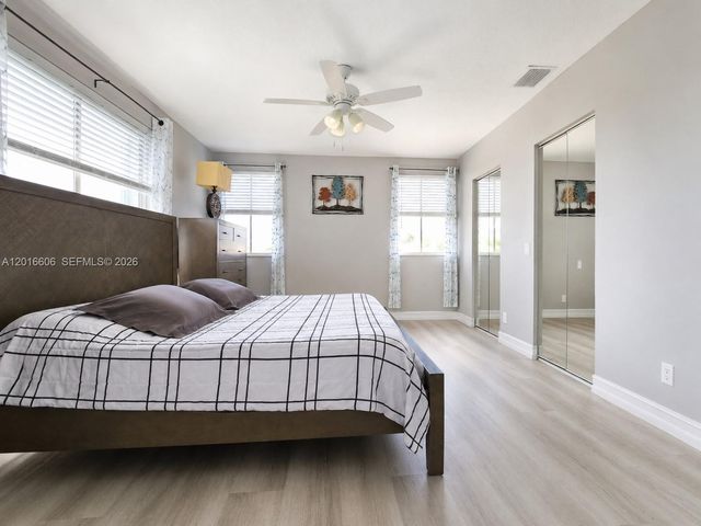 963 Falling Water Rd, Weston, FL 33326